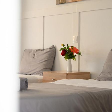 Olive Grove Poolside Apartments Беницес Екстериор снимка