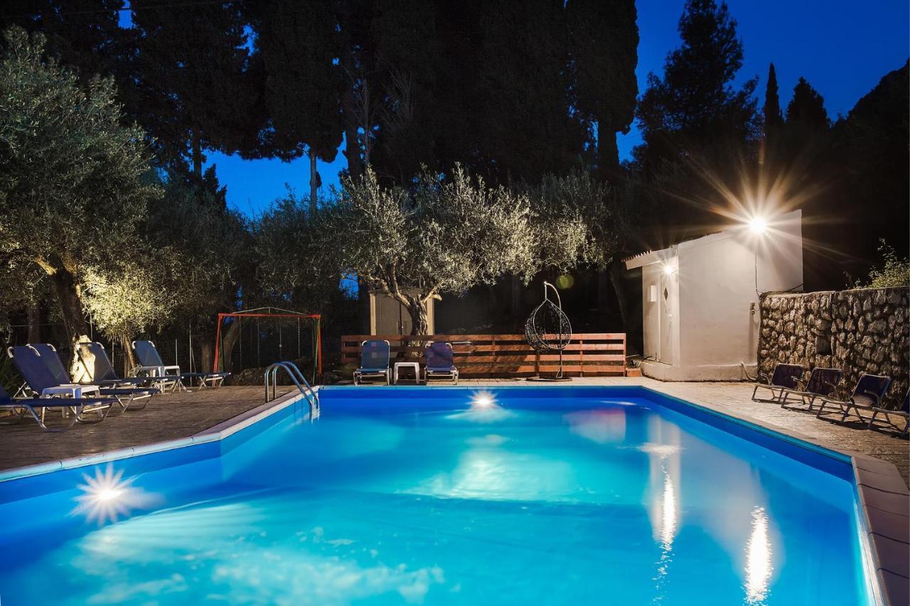 Olive Grove Poolside Apartments Беницес Екстериор снимка