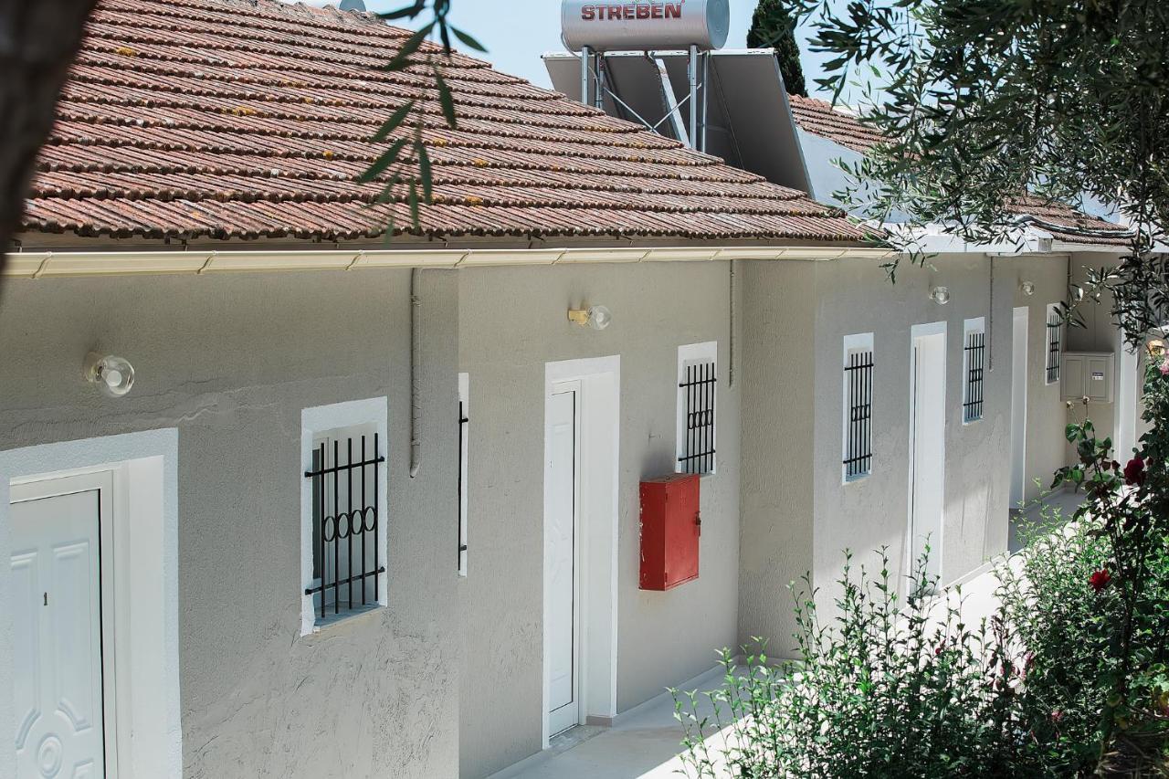 Olive Grove Poolside Apartments Беницес Екстериор снимка