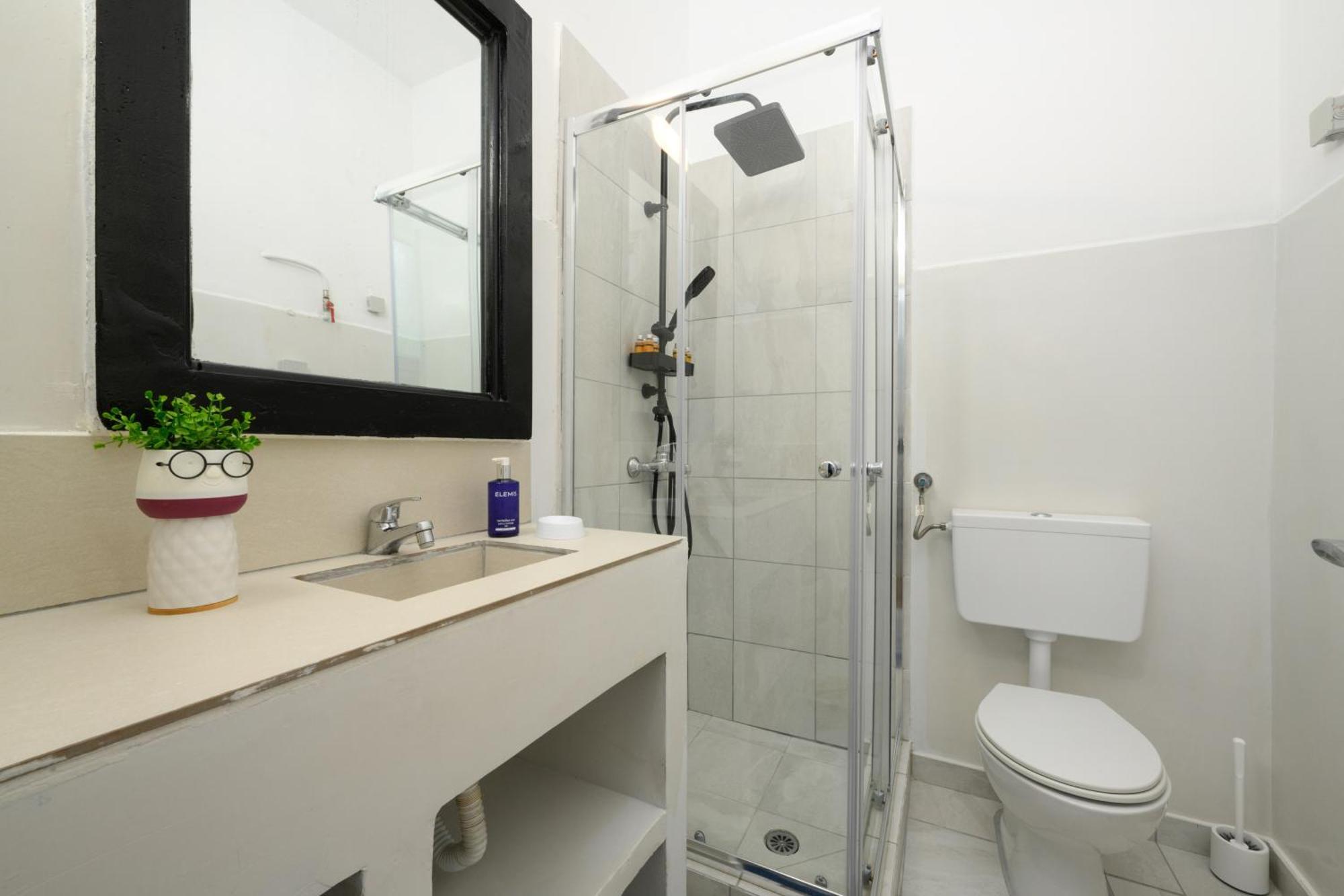 Olive Grove Poolside Apartments Беницес Екстериор снимка