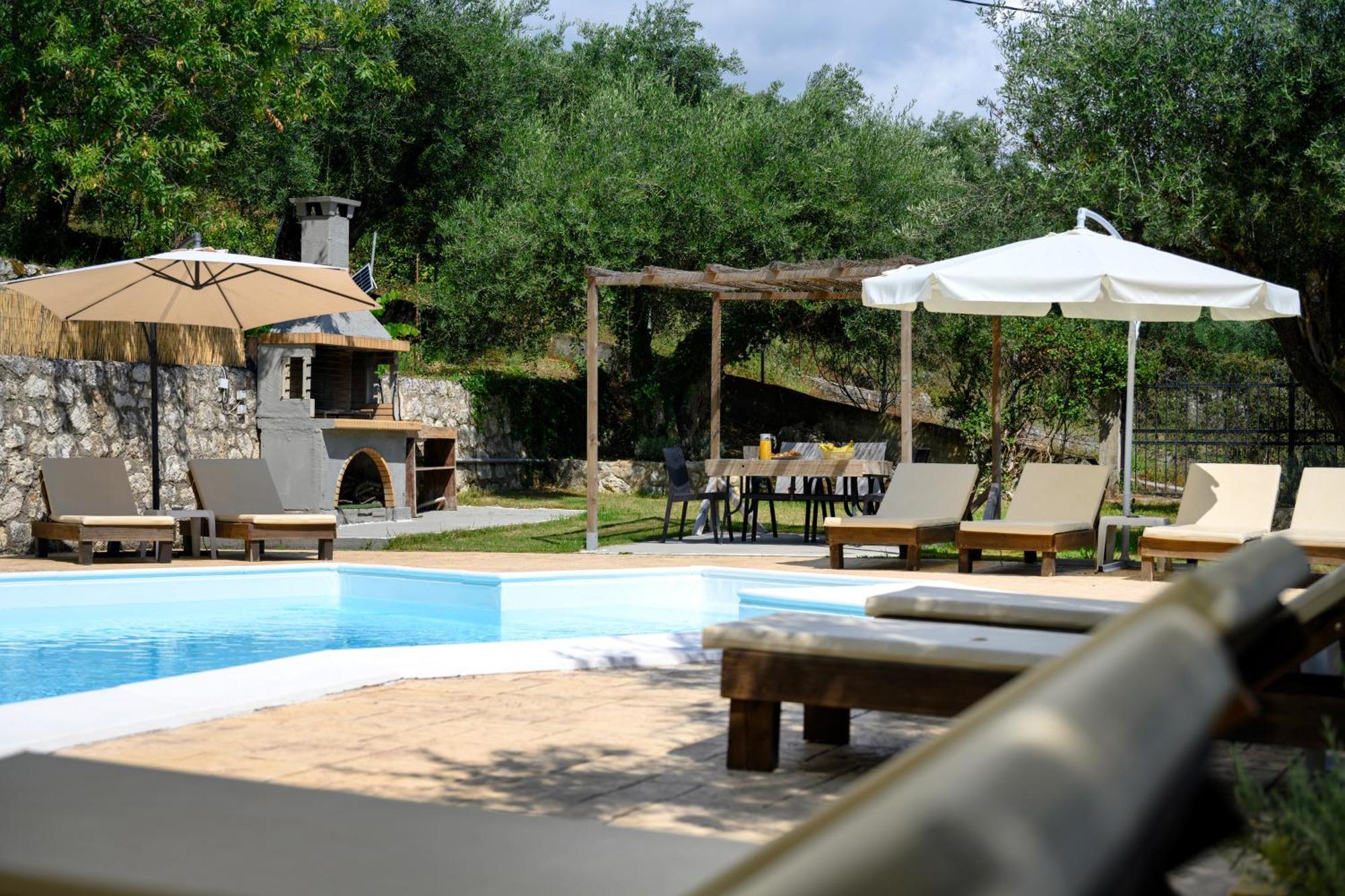 Olive Grove Poolside Apartments Беницес Екстериор снимка