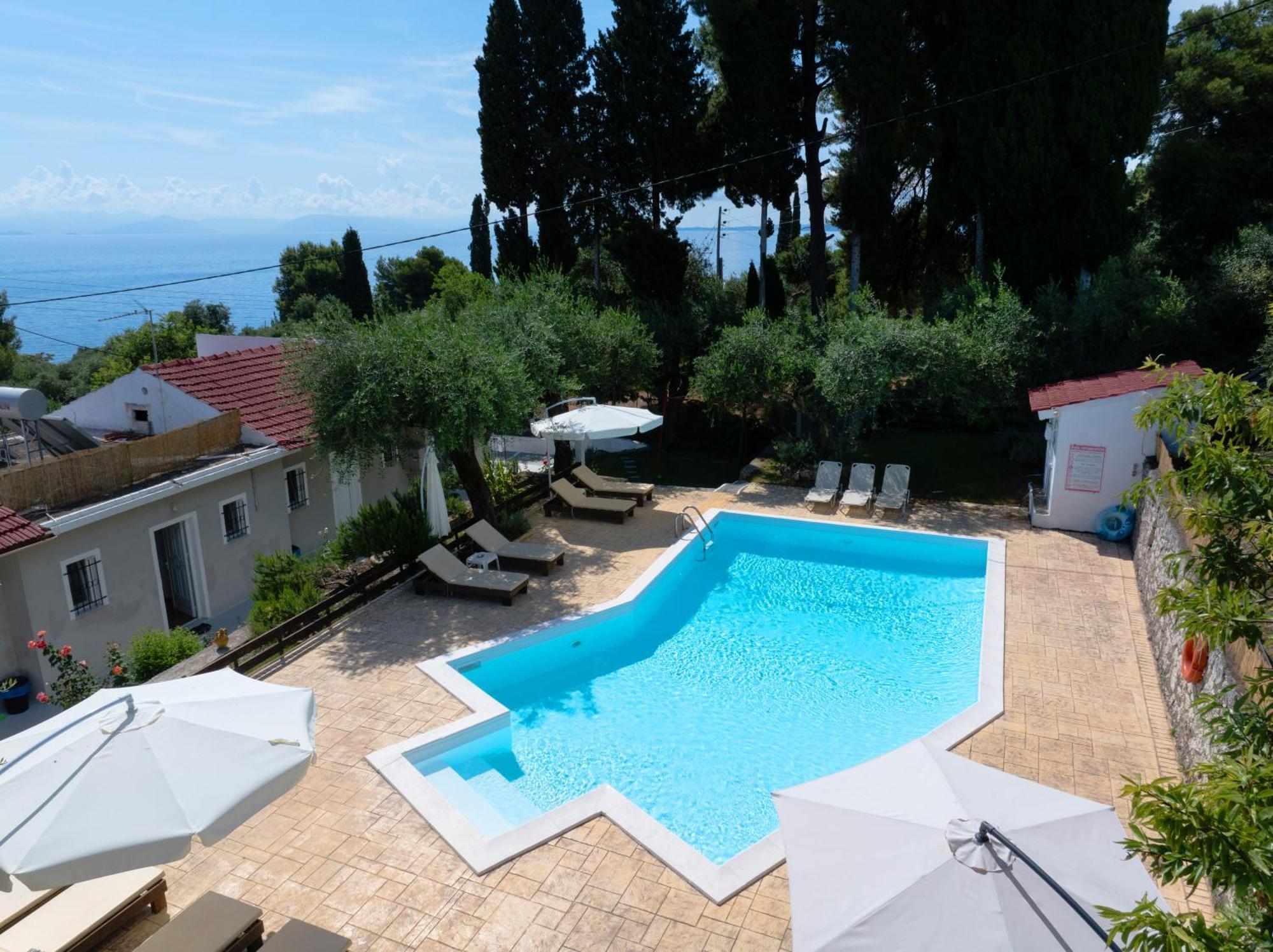 Olive Grove Poolside Apartments Беницес Екстериор снимка